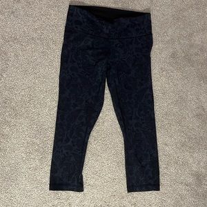 Lululemon capri pants - paisley - size 4/6
